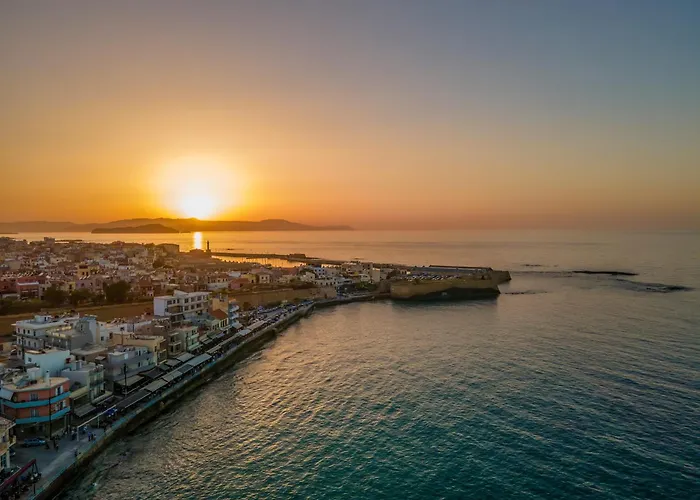 Tailor Made, Central 3-Bedroom Apartment In Chania